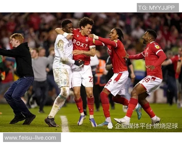 坎斯大班与珀斯野猫的激烈对决谁能在赛场上笑到最后 坎斯大班与珀斯野猫的激烈对决谁能在赛场上笑到最后