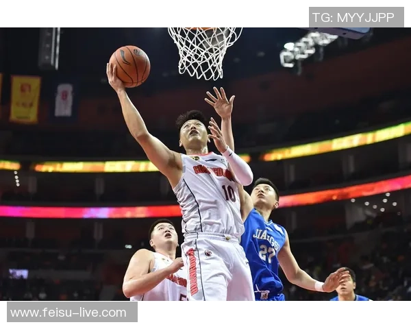 广东东莞银行迎战江苏队全力争胜展现球队实力与斗志