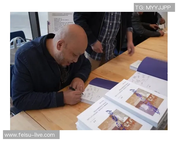 徐昕的艺术旅程:从传统到现代的跨越与探索 徐昕的艺术旅程:从传统到现代的跨越与探索